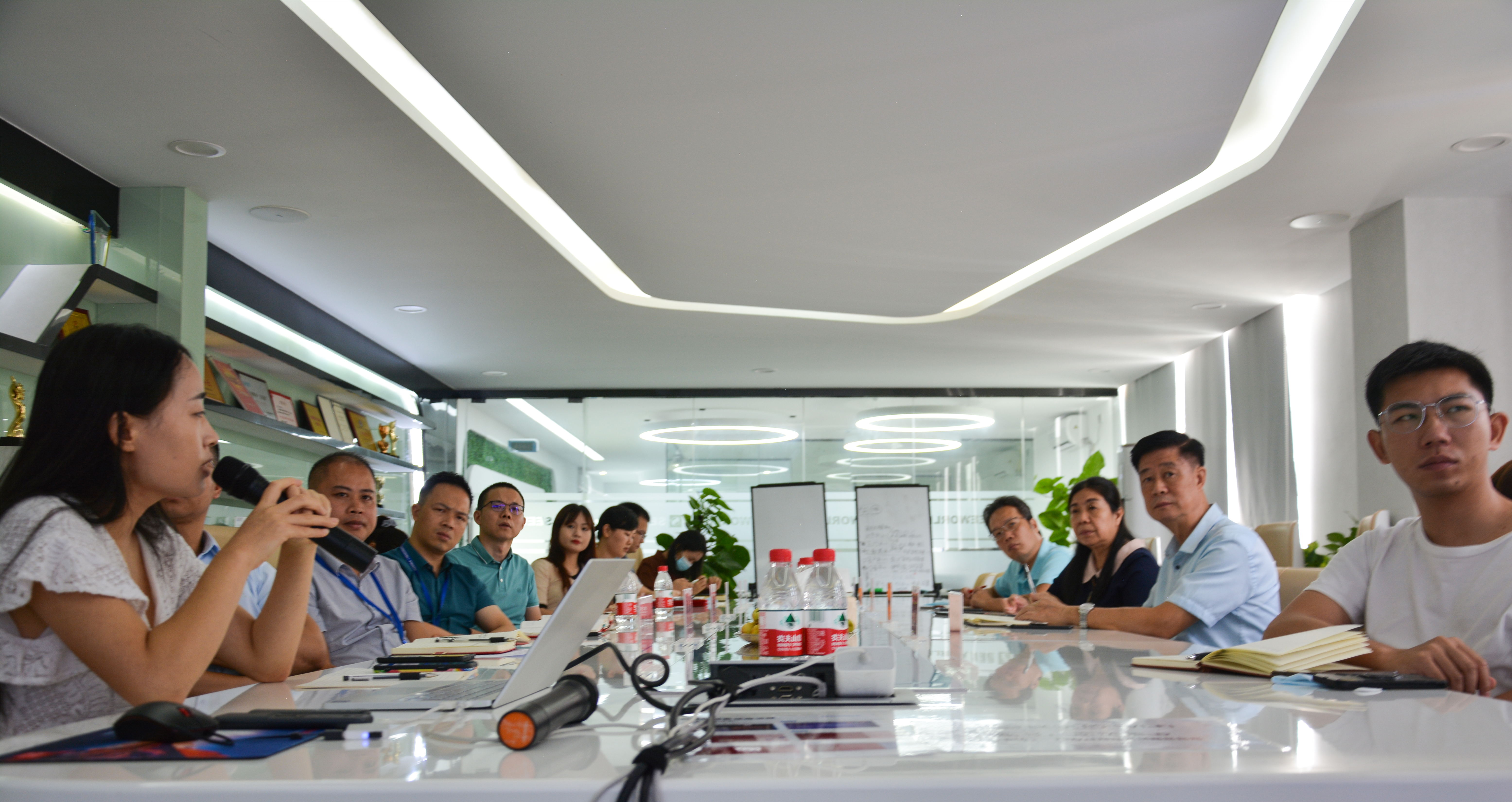 斯沃德科技與廣東省冷鏈協(xié)會(huì)開(kāi)展戰(zhàn)略合作交流，共同探討冷鏈物流行業(yè)發(fā)展